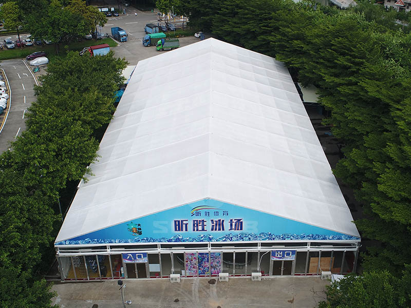 Event tent from Superbtent for Constant temperature ice rink